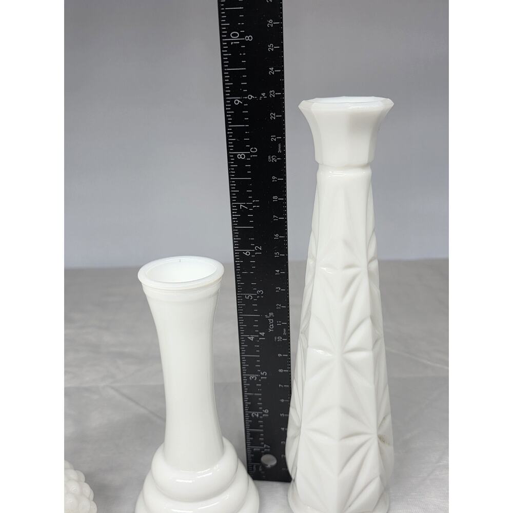 LOT of 3 VINTAGE White Milk Glass Bud Vases Hobnail Stars Wedding Decor - Picture 8 of 12